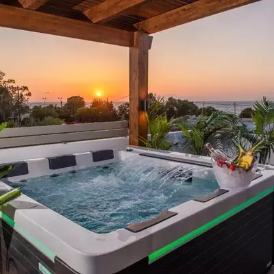 ODYSSEA Top View & Hot Jacuzzi Front Beach