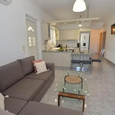Nina's Apt in Ialysos near the Beach