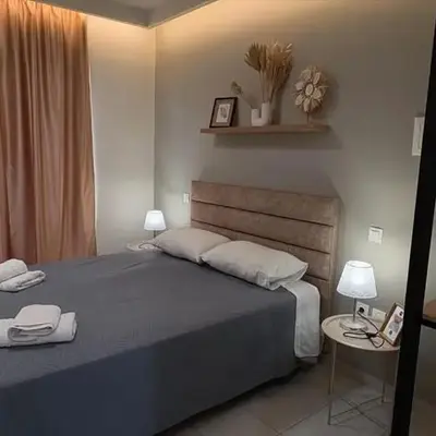 Johnhara Studios & Apartments