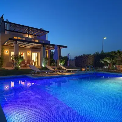 Evergreen Seaside Villa with private pool