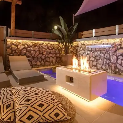 Saint Zoe Suites