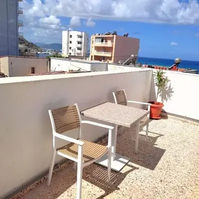 3rd floor apartment in town with sea view