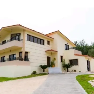 Villa Nostra- Cars Included