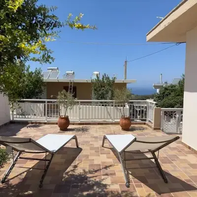 Maison authentique avec grande terrasse