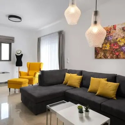 Luxurious and modern house near town and beach