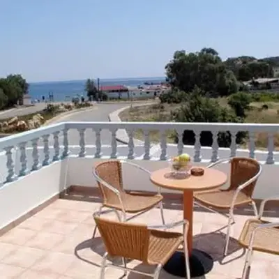 Lakis Apartments