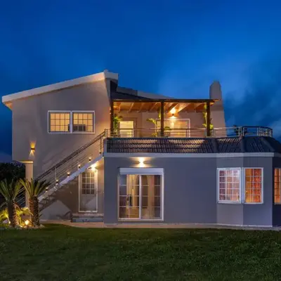 Coral Paradise Luxury Modern Family Villa with Jacuzzi