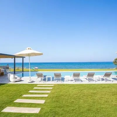 Liam Beach Front Luxury Villa with 100m2 infinity pool