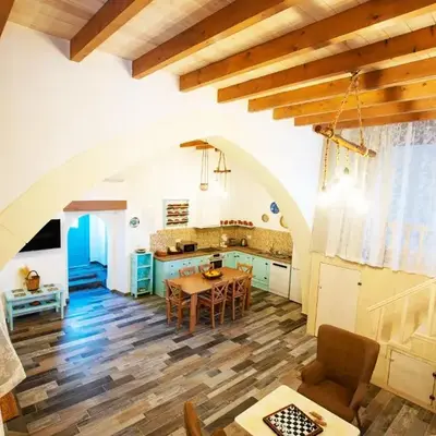 Stefanis Relis House