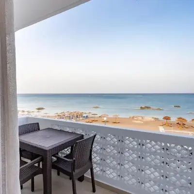 Sunny Sands Seaview Apartment