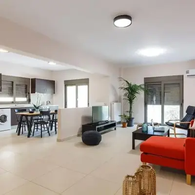 J&G Rhodes city flat