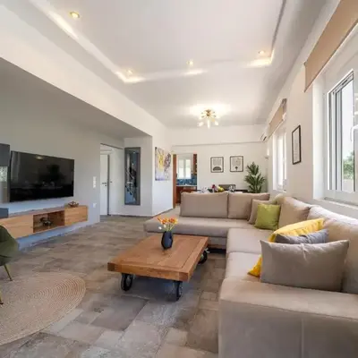 Shady Tree Villa