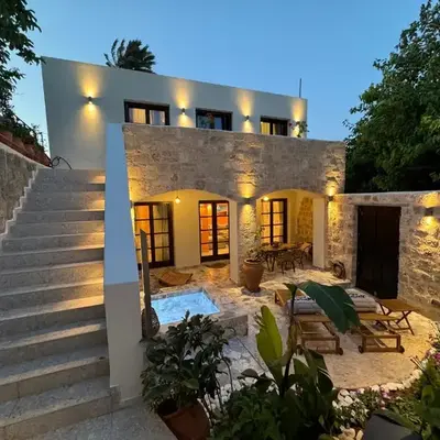 Vetus Vicinato Luxury Homes