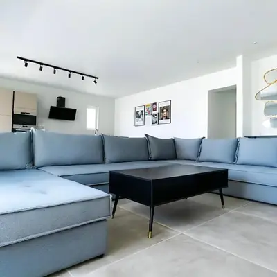 Mairyloy city luxury apartment