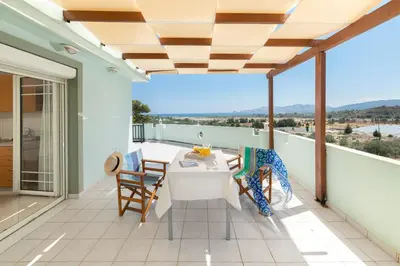 Gallery image of Haraki Hill & Seaview - Luxury Penthouse in Haraki