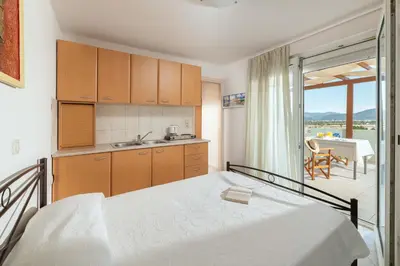 Gallery image of Haraki Hill & Seaview - Luxury Penthouse in Haraki