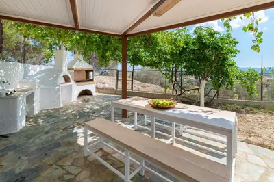 Gallery image of Haraki Hill & Seaview - Luxury Penthouse in Haraki