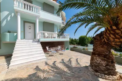 Gallery image of Haraki Hill & Seaview - Luxury Penthouse in Haraki