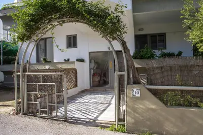 an archway in front of a house at Ixia del sol Apartment in Ixia