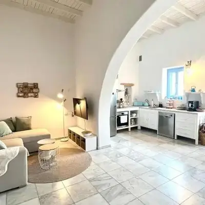 ''TSI TSI' traditional home & private Pool'