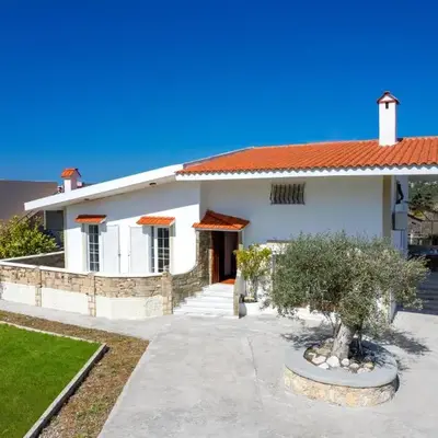 Yannis Place