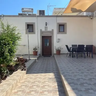Kamara Cottage - Traditional Stone House