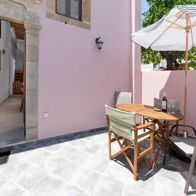 Casa Porolithos