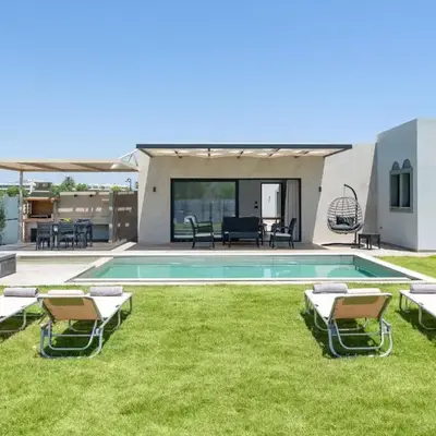 Sunrays Pool Villas