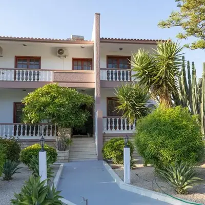Makiaris Villa