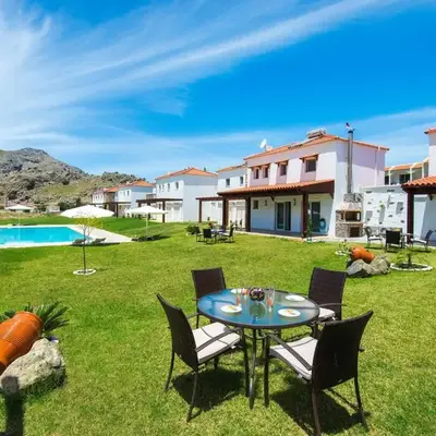 Holiday Home Haus in Kolympia mit Parkplatz und Bergblick by Interhome