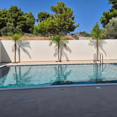 Luxe nieuwe villa met zwembad