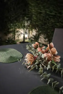 a bunch of flowers on the hood of a car at Casa Verde Pastida in Pastida