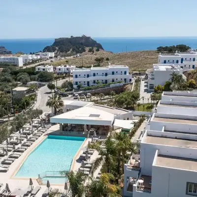 Lambis Studios & Apartments