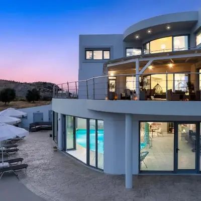 Villa Zafira - Seaview Manor with Heated Pool
