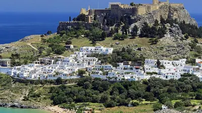 an island with a castle on top of a mountain at Villa Vasilia in Líndos