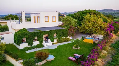 an aerial view of a house with a garden at Villa Marqua in Kalavárda