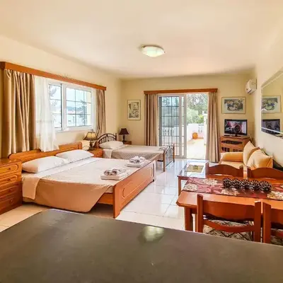 Colonial Studio/Apartment