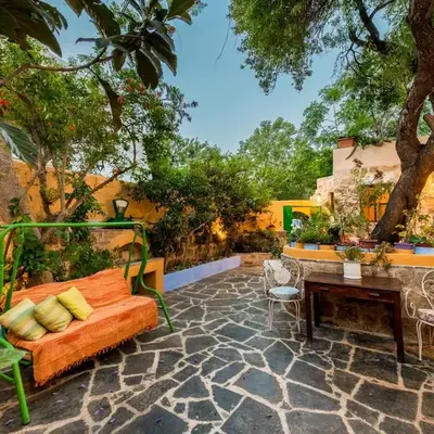 Secret Garden - Old Town