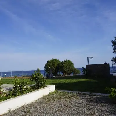 Nicholas Waves Beach Studios