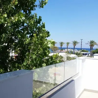 Ria's Deluxe Apartments