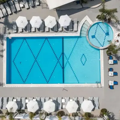 Tinas Plus Hotel