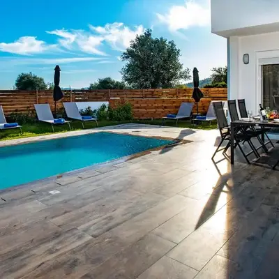 Rosemary Rhodes Villa
