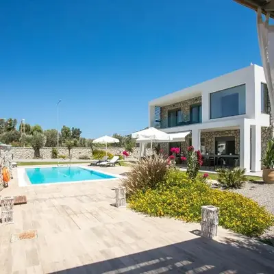 Modern Villa with Pool & Garden Kastalys