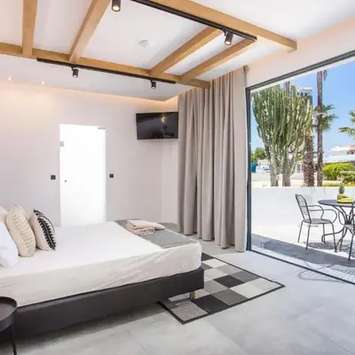 Cactus Suites