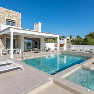VILLA IRIS in PEFKOS