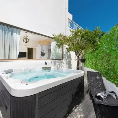 Evi's Afandou Suite
