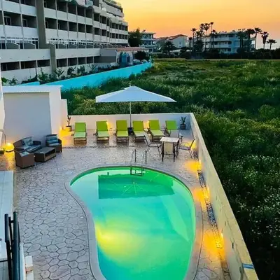 White&Blue Beachfront Luxury Suite
