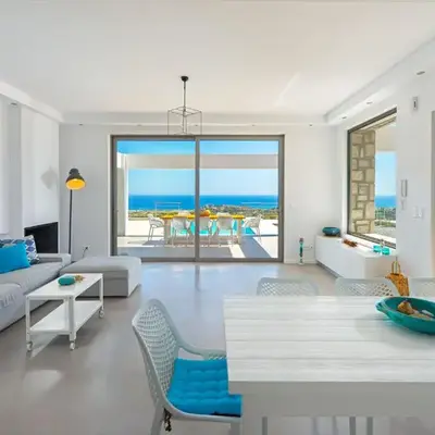 Villa in Rhodes with Infinity Pool