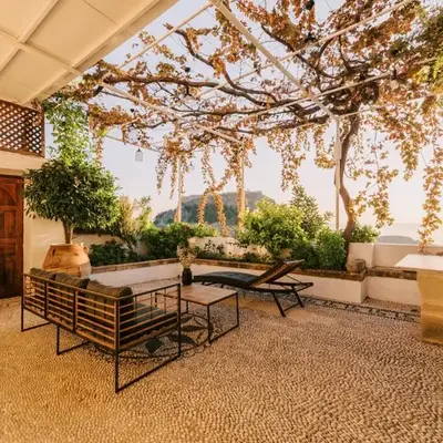 Arte Lindos Suites