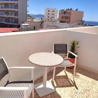 Small apartment (studio) in town with sea view